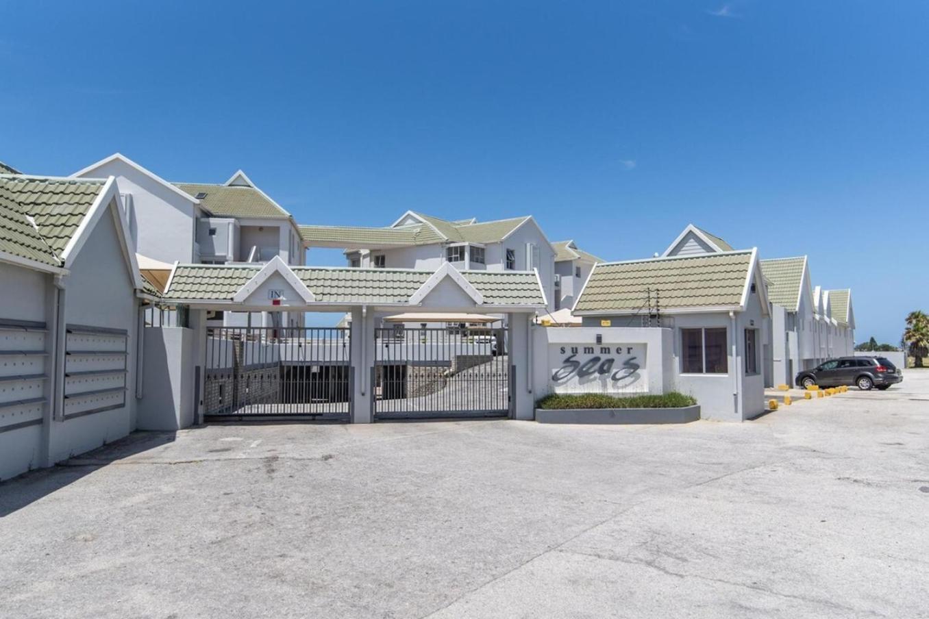 Luxury On The Beach Port Elizabeth Exterior photo